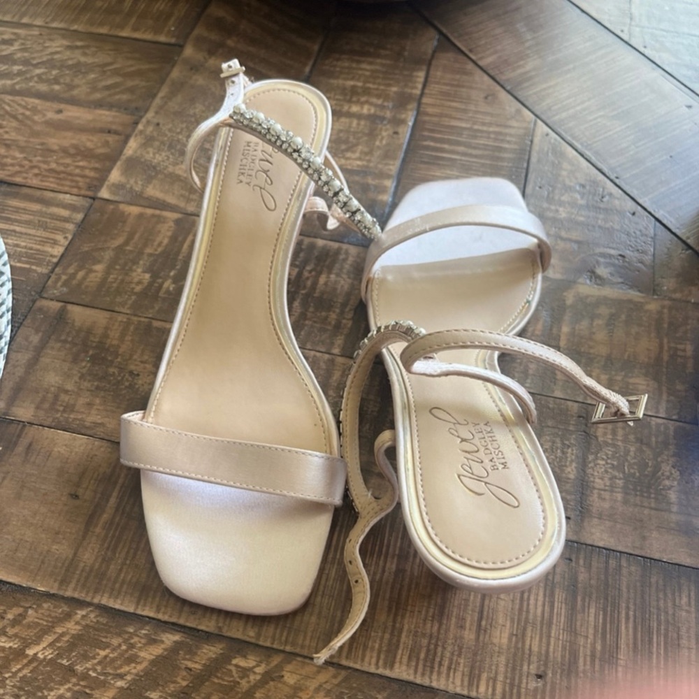 Jewel Badgley Mischka